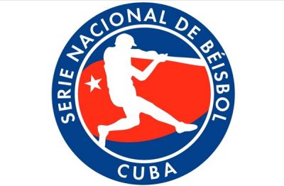 Sancin a peloteros de Cuba por relacin con medios de prensa.