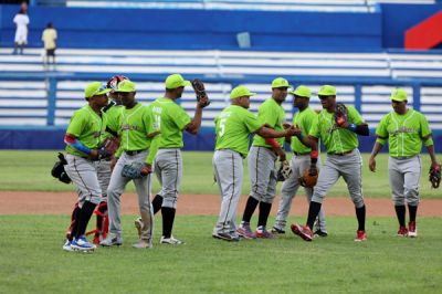Agricultores retoma senda triunfal en Liga lite del Beisbol Cubano.
