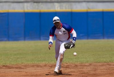 Autorizan a cubano a jugar en Grandes Ligas