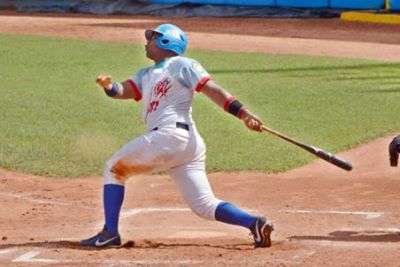 Campeones del bisbol cubano suman otra barrida en casa
