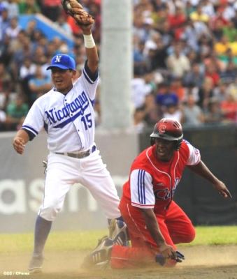 Cuba venci 10-1 a Nicaragua en el tercer juego del tope beisbolero