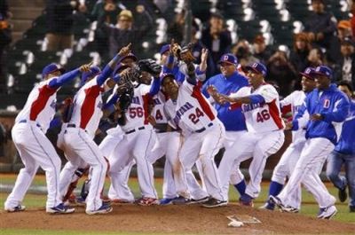 Dominicana vence a EE.UU. en Clsico Mundial de Bisbol.