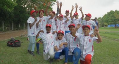 Exhiben documental de bisbol rodado entre Cuba y EE.UU