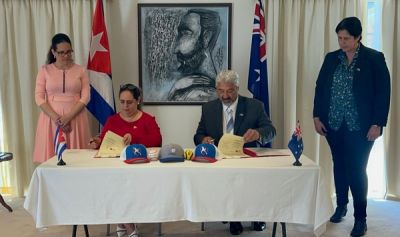 Instituciones de Cuba y Australia firman acuerdo sobre beisbol.