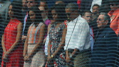 Obama y Ral Castro presencian amistoso de beisbol entre Cuba y EU