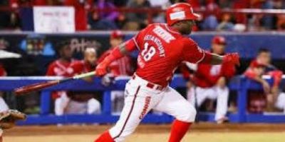 Regresa Yuniesky Riquimbili Betancourt al bisbol en Cuba.