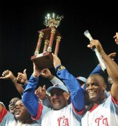 Rger Machado aspira a dirigir equipo Cuba de beisbol