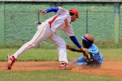 Santiago de Cuba lidera el Campeonato Nacional de Bisbol Sub18