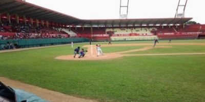 54 Serie Nacional de Bisbol: El Matanzas perdi, pero contina de lder