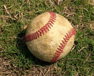 Golpeado por lanzamientos en un juego de béisbol