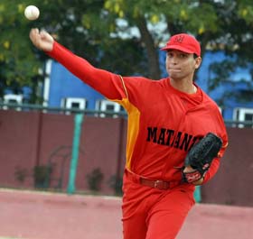 El mejor pitcher de cuba,esta encendido....!