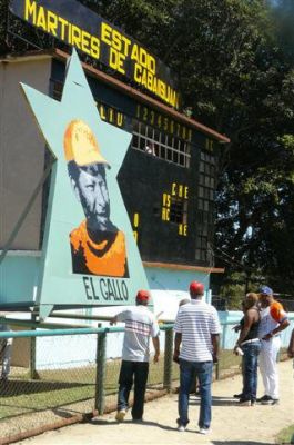 HOMENAJE AL GALLO DE CABAIGUAN,OWEN BLANDINO.