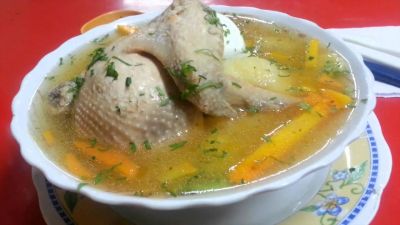 Caldo de gallo viejo