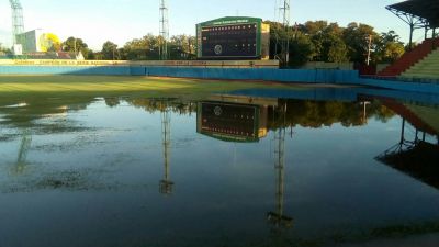 ]Estadio Julio Antonio Mella inundado