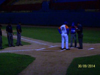 Inicio del juego de bisbol