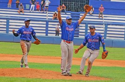 Aficin granmense celebra en casa de los Leones.