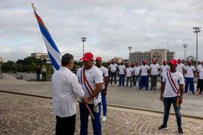 Abanderado equipo Cuba a torneo preolmpico de bisbol.