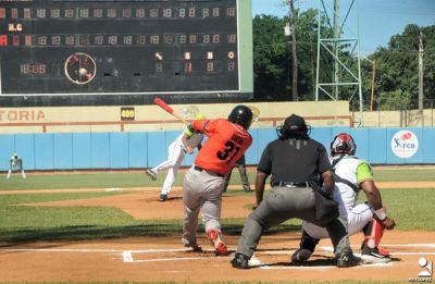 Agricultores sin frenos en Liga lite del Beisbol Cubano.