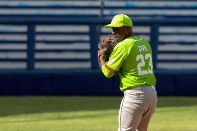 Agricultores venci dos veces ms en Liga lite de Beisbol.