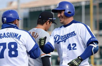 Alex Guerrero suma 3 imparables y 4 remolques en Hiroshima.