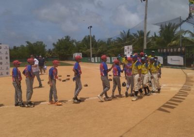 Aplausos para el segundo lugar en Pequeas Ligas del Bisbol.