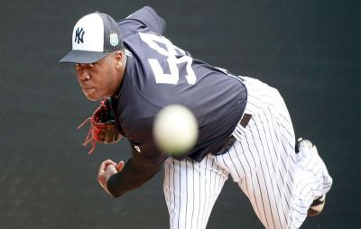 Aroldis Chapman: multa y suspensin de tres juegos.