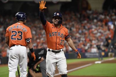 Astros de Houston igualan ante Bravos de Atlanta por ttulo de la Serie Mundial.