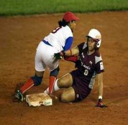 Australia derrota a Cuba en el inicio del mundial femenino de bisbol