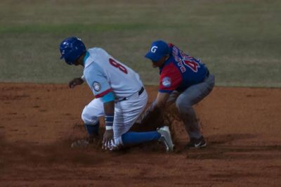 Avileos a por todas para empatar finalsima de bisbol cubano.