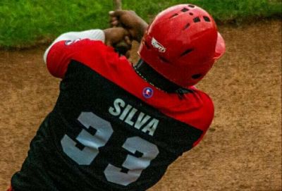 Avispas picaron doble y mandan en Serie Nacional de Beisbol.