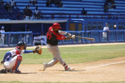 Santiago barre a Las Tunas por nocaut y cierra como tercero en la Liga lite del Bisbol Cubano.