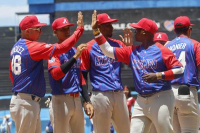 Cazadores de Artemisa noquean a Industriales en el arranque de la Liga �lite del B�isbol Cubano.