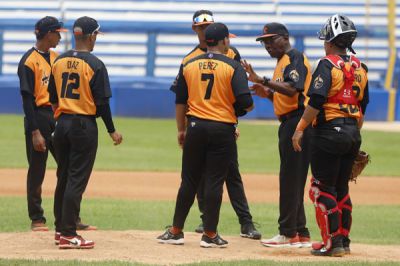 Azucareros de Villa Clara y Cocodrilos de Matanzas invictos en los cuartos de final.