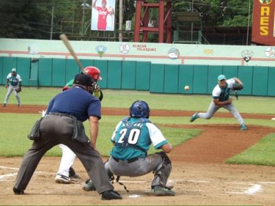 Bisbol Cubano: Piratas asaltan la hoguera de los Leadores