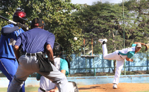 Bisbol juvenil. Campeones se mantienen invictos