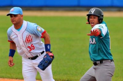 Bisbol 55 SN: Villa Clara debuta ganando el doble ante la Isla