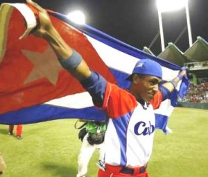 Camiseta del cubano Roel Santos en Cooperstown