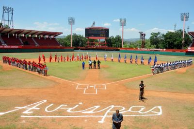 El campen de la serie anterior debuta a lo grande.