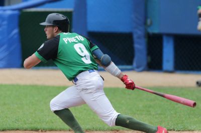 Campeones tropiezan, Csar Prieto sigue de jit rumbo al rcord.