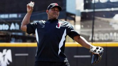 Cepeda llega a la Liga mexicana y entrena con los Toros de Tijuana.