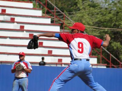 Cesar Garca vs. Yoelkis Cruz en la inauguracin de la 58 SNB.