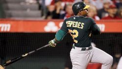 Cspedes con molestias en una rodilla