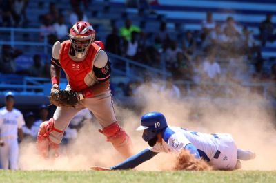 Ciego de vila y Camagey, imparables en la Serie Nacional de Bisbol.