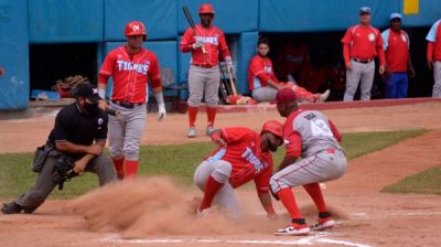 Ciego de vila completa las semifinales del beisbol cubano.