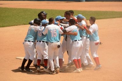 Ciego de vila retiene corona en Nacional de Softbol.