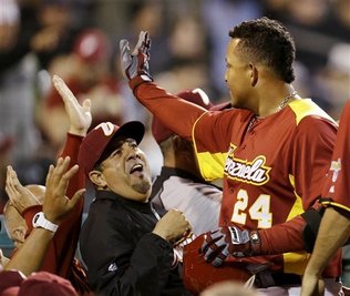 Cinco peloteros cubanos entre los once primeros por el MVP de Venezuela