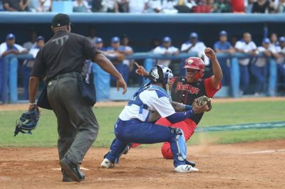 Clásico del beisbol cubano se decidirá en Santiago.