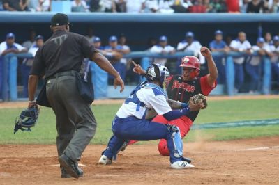 Clsico del beisbol cubano se decidir en Santiago.