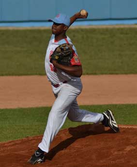 Comienza segundo tercio del bisbol cubano