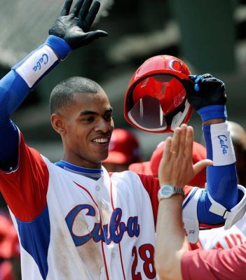 Confirman oferta de $77 millones para el cubano Hctor Olivera